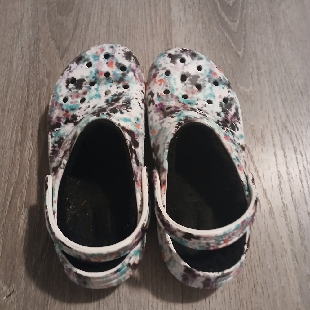 Women's Multicolor Patterned Crocs - image 1